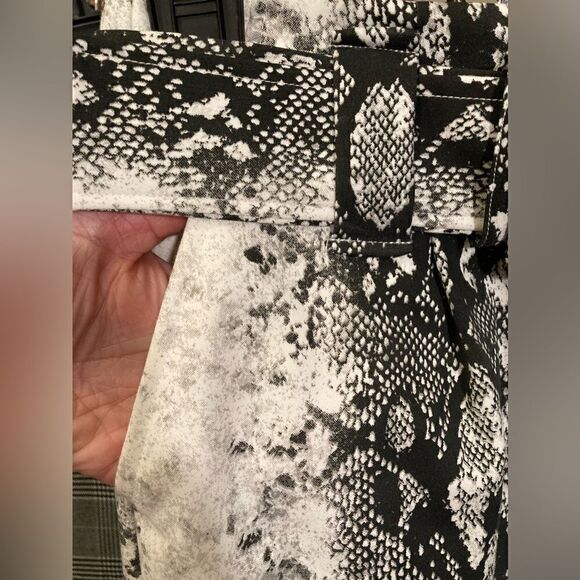 NWT Gianni Bini Python Print Wide Leg Cropped Pants - Picture 8 of 10